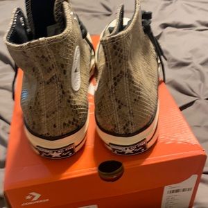 Snake skin print hi top converse Chuck Taylor